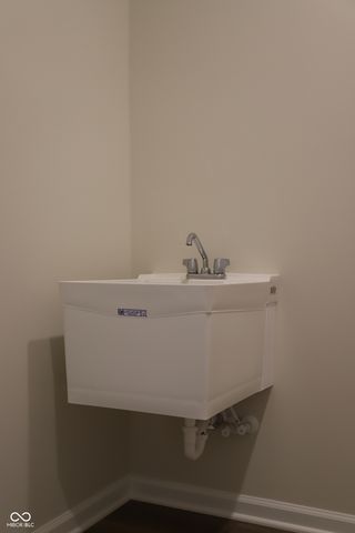 811 Daisy Street, Greenwood, IN 46143