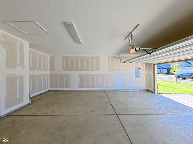 811 Daisy Street, Greenwood, IN 46143