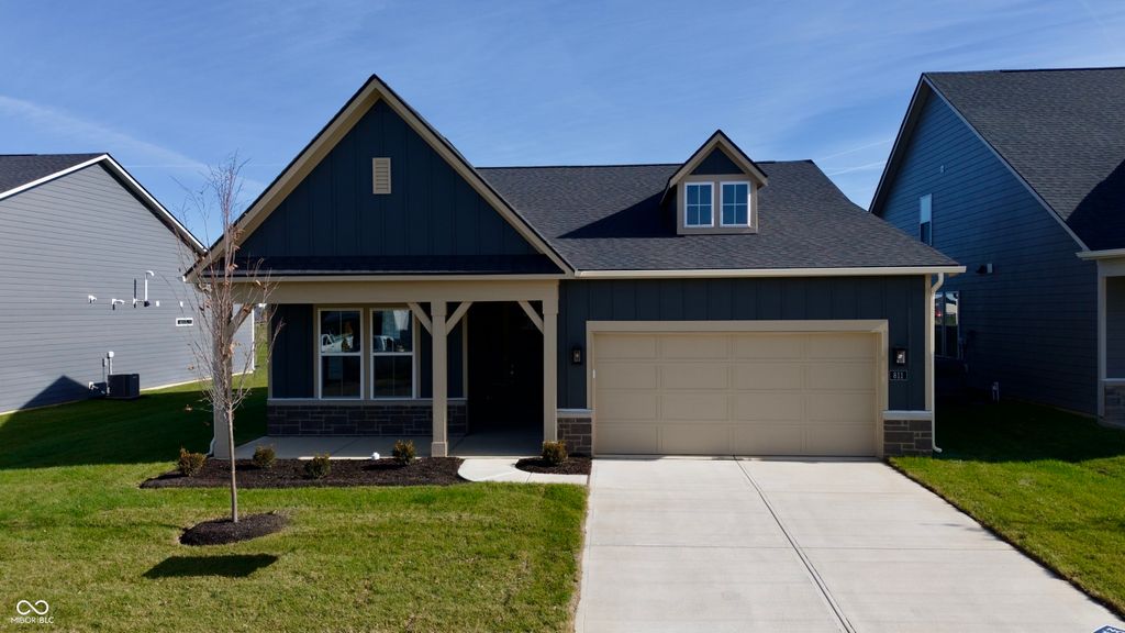 811 Daisy Street, Greenwood, IN 46143