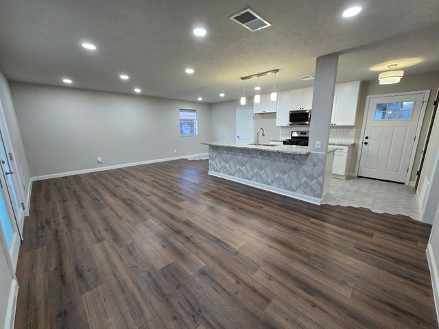220 Bluebird Circle, Denton, TX 76209