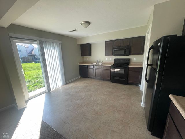 2005 Falcon Court, Franklin, IN 46131