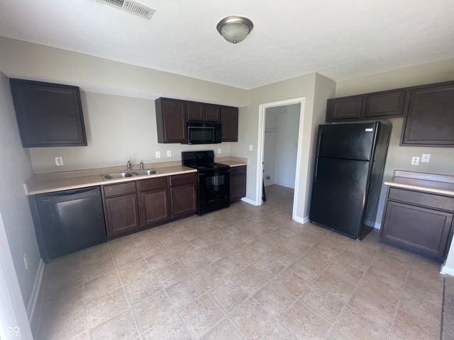 2005 Falcon Court, Franklin, IN 46131
