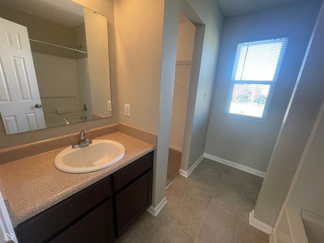 2005 Falcon Court, Franklin, IN 46131