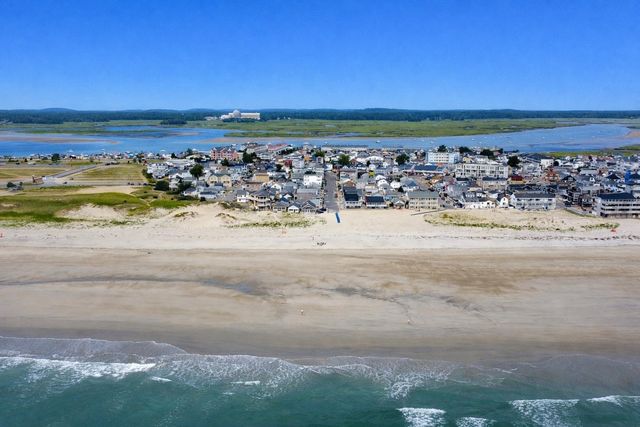 14-16 Dover Avenue 3, Hampton, NH 03842