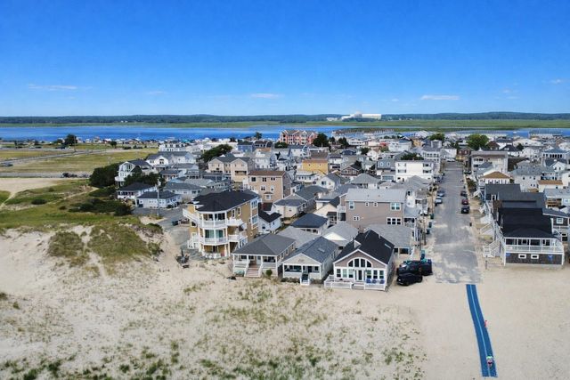 14-16 Dover Avenue 3, Hampton, NH 03842