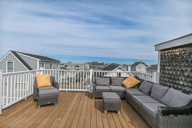 14-16 Dover Avenue 3, Hampton, NH 03842