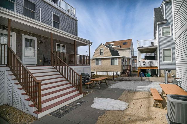 14-16 Dover Avenue 3, Hampton, NH 03842