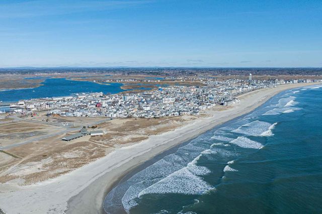 14-16 Dover Avenue 3, Hampton, NH 03842