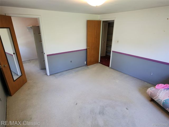 6965 N Adams Road, Bloomfield Charter Township, MI 48304