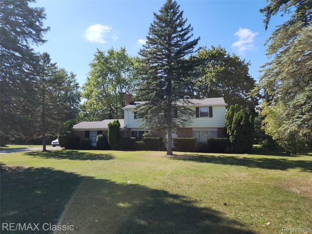 6965 N Adams Road, Bloomfield Charter Township, MI 48304