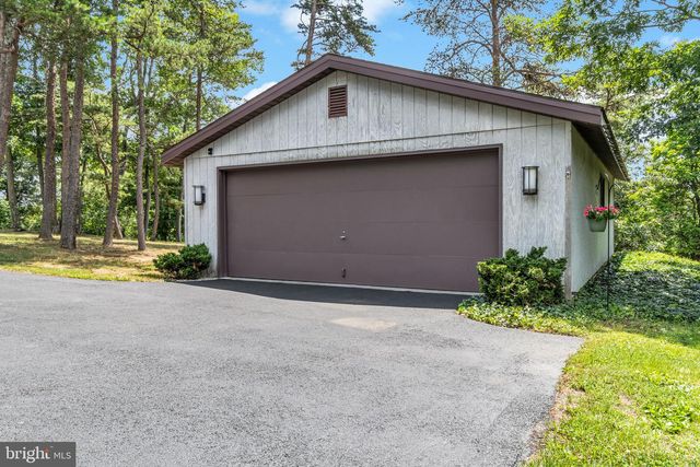 1911 LONGS GAP ROAD, Carlisle, PA 17013
