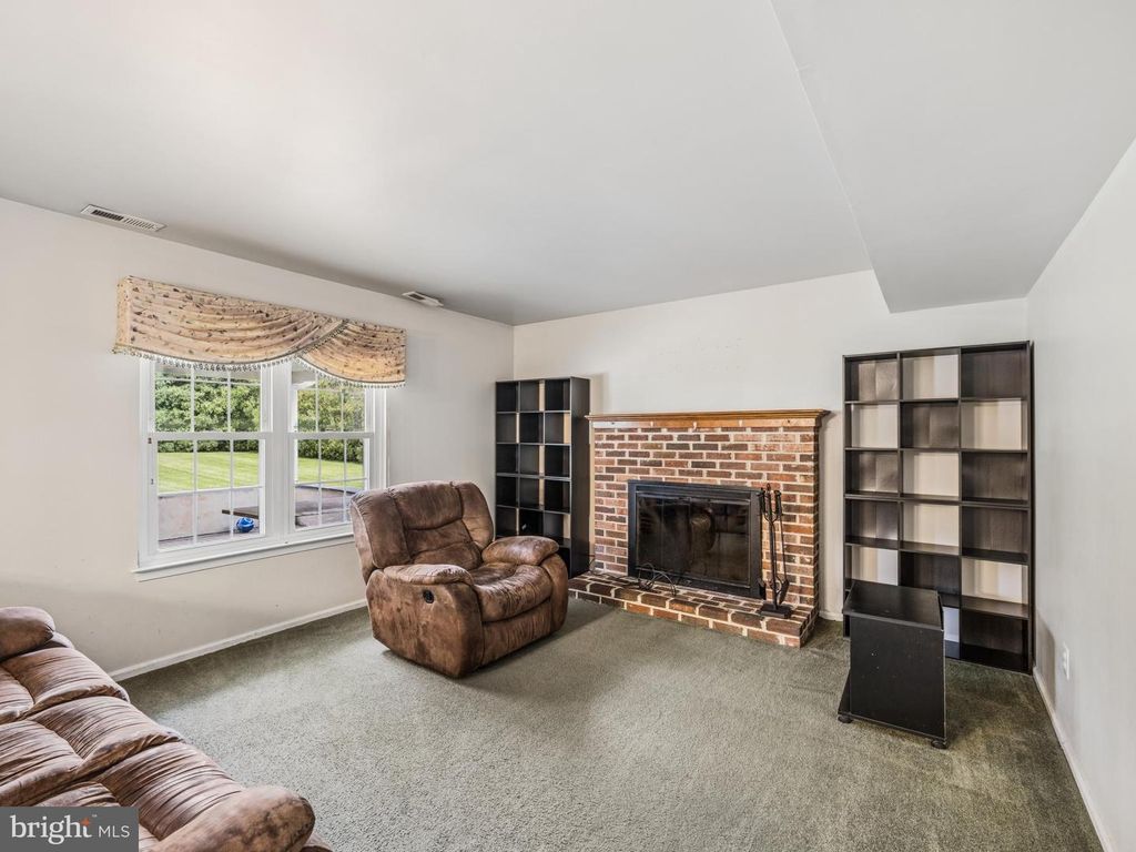 1561 MULBERRY CIR, WARMINSTER, PA 18974 — photo 5