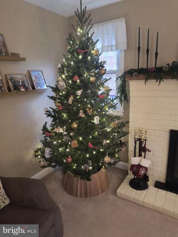 921 ADDINGHAM AVE, Drexel Hill, PA 19026