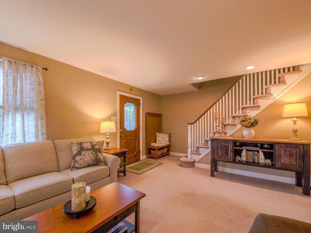 921 ADDINGHAM AVE, Drexel Hill, PA 19026