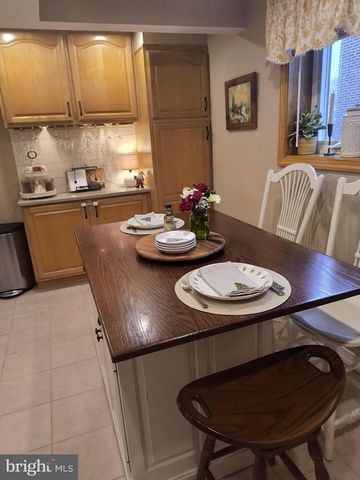 921 ADDINGHAM AVE, Drexel Hill, PA 19026