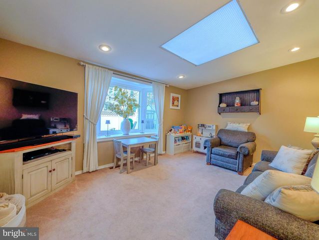 921 ADDINGHAM AVE, Drexel Hill, PA 19026