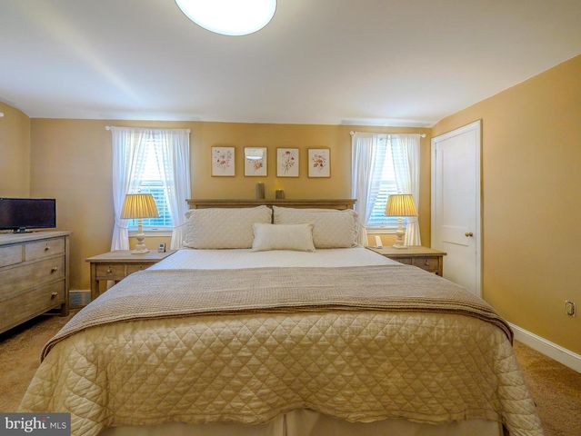 921 ADDINGHAM AVE, Drexel Hill, PA 19026