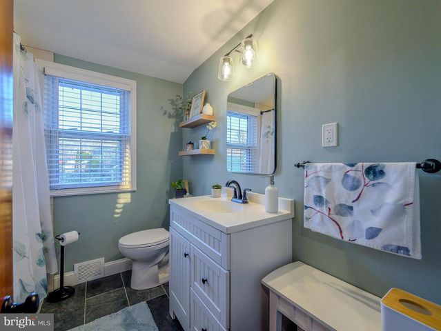 921 ADDINGHAM AVE, Drexel Hill, PA 19026