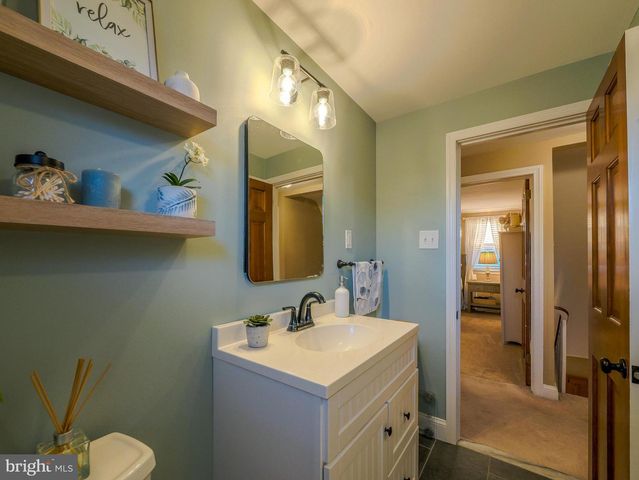 921 ADDINGHAM AVE, Drexel Hill, PA 19026