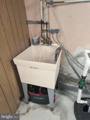 921 ADDINGHAM AVE, Drexel Hill, PA 19026