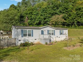 154 Turkey Pen Gap Road, Horse Shoe, NC 28742