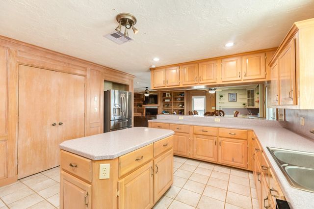 247 Schooner Drive, Freeport, TX 77541