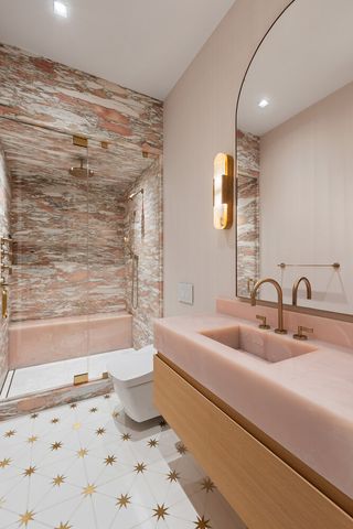 83 Spring St Apt 3, New York City, NY 10012