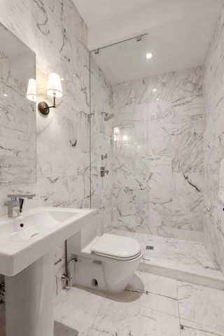 83 Spring St Apt 3, New York City, NY 10012