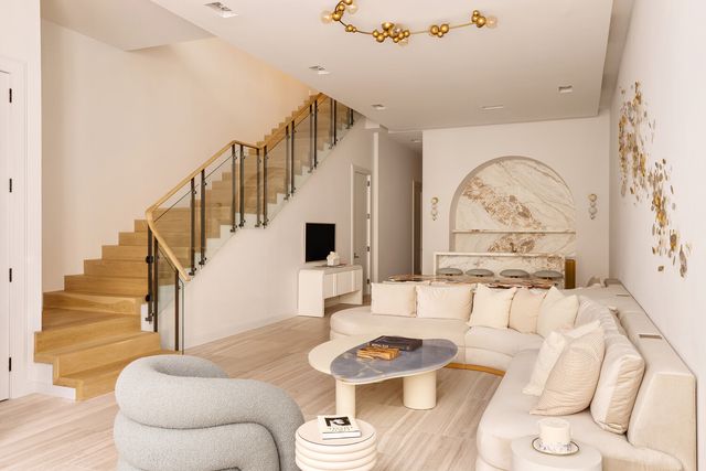 83 Spring St Apt 3, New York City, NY 10012