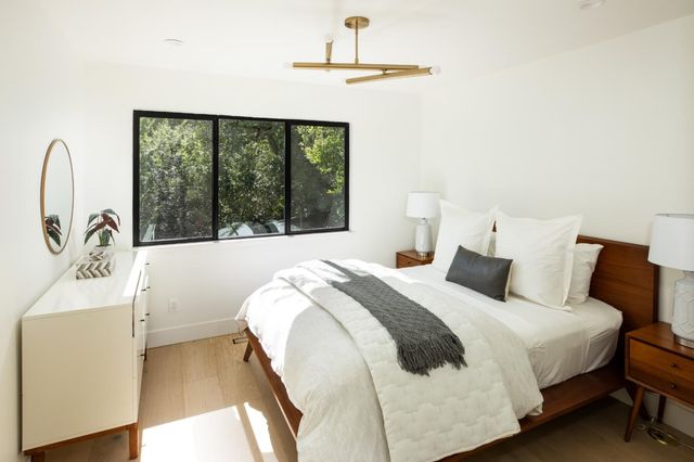 10669 Magdalena Road, Los Altos Hills, CA 94024