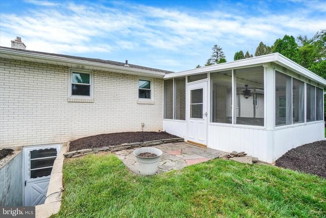 2238 CEDAR RD, York, PA 17408