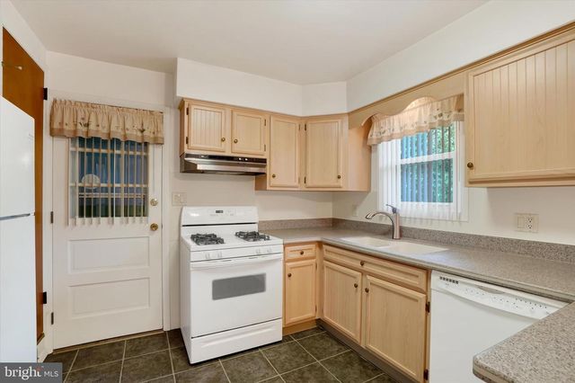 2238 CEDAR RD, York, PA 17408
