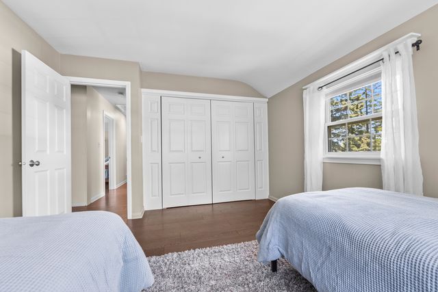 9909 Winn Road, Spring Grove, IL 60081