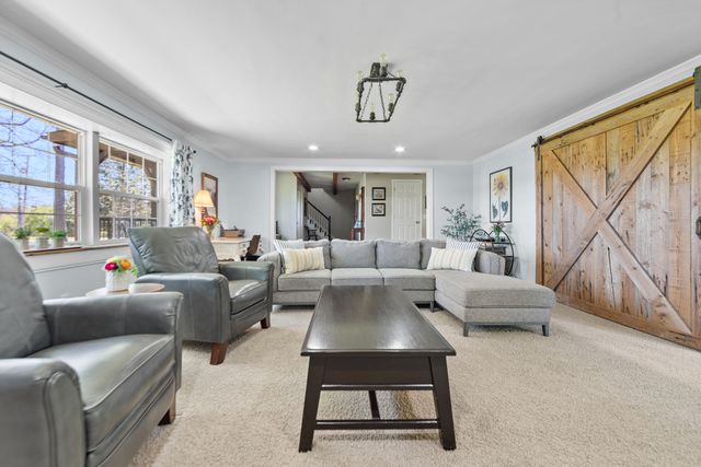 9909 Winn Road, Spring Grove, IL 60081