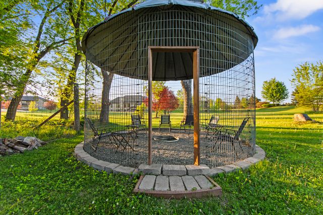 9909 Winn Road, Spring Grove, IL 60081