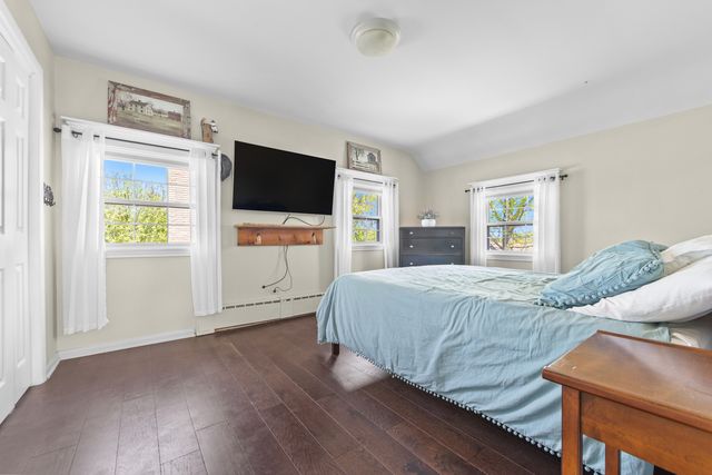 9909 Winn Road, Spring Grove, IL 60081