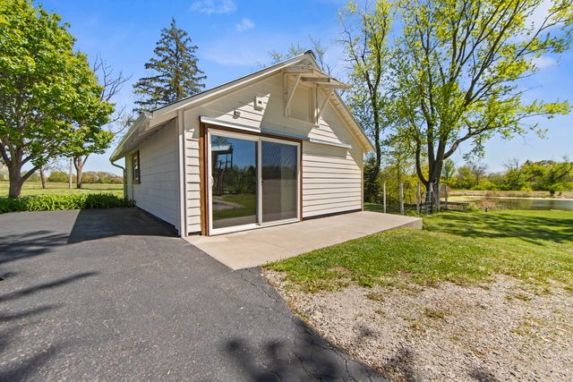 9909 Winn Road, Spring Grove, IL 60081