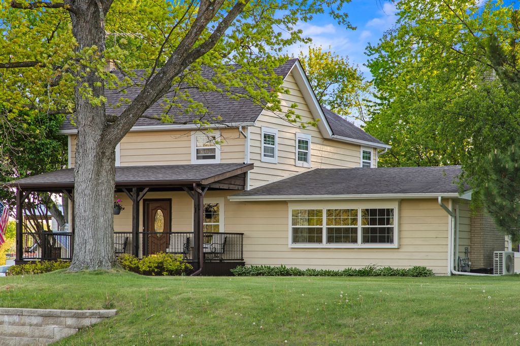 9909 Winn Road, Spring Grove, IL 60081