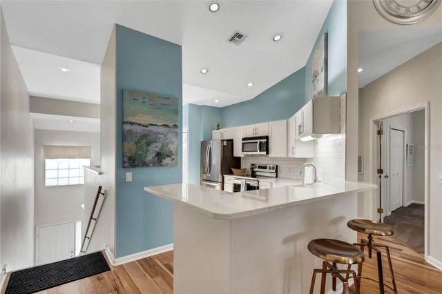 421 ENCLAVE PLACE, Lakeland, FL 33803