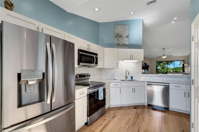 421 ENCLAVE PLACE, Lakeland, FL 33803