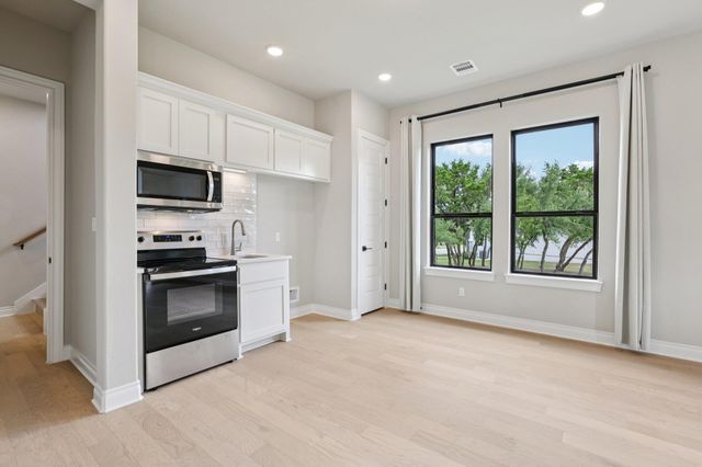 216 Spence LN, Liberty Hill, TX 78642