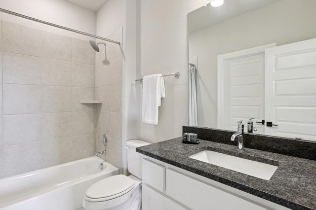 216 Spence LN, Liberty Hill, TX 78642