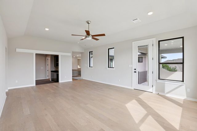 216 Spence LN, Liberty Hill, TX 78642