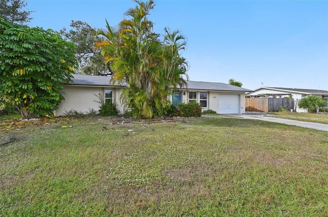 580 SKYLARK LANE NW, Port Charlotte, FL 33952