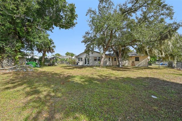 580 SKYLARK LANE NW, Port Charlotte, FL 33952