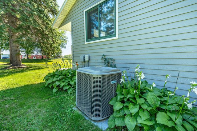 24519 E Rivers Bend Road, Fergus Falls, MN 56537