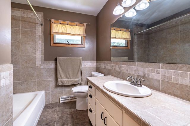 24519 E Rivers Bend Road, Fergus Falls, MN 56537