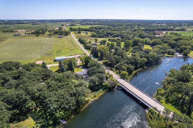 24519 E Rivers Bend Road, Fergus Falls, MN 56537