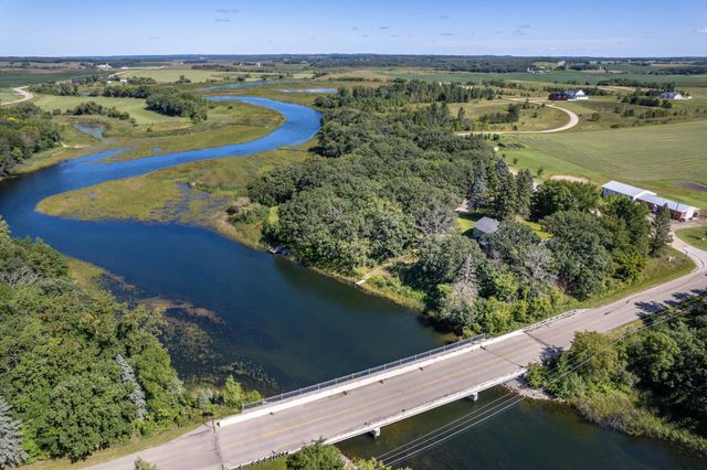 24519 E Rivers Bend Road, Fergus Falls, MN 56537