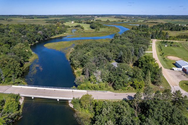 24519 E Rivers Bend Road, Fergus Falls, MN 56537